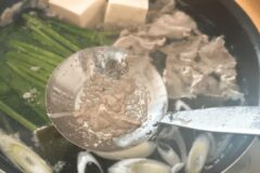 습관적으로 하던 “이 행동” 입속에 세균을 전부 집어넣는 최악의 습관입니다.