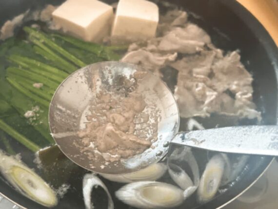 습관적으로 하던 “이 행동” 입속에 세균을 전부 집어넣는 최악의 습관입니다.