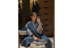 “거울 속에 담긴 단아한 미소”… 배우 이주빈, 일상도 화보로 만드는 독보적 여행룩