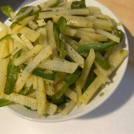 감자채볶음에 “이 가루”를 소금 대신 넣으세요 3배 건강한 보약이 됩니다.