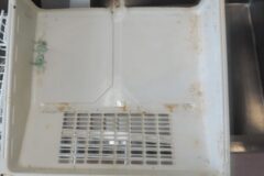 “세균 가장 많이 생깁니다” 전문가가 경고한 냉장고의 ‘이곳’ 꼭 청소하세요.