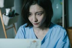 저급한 억지 설정 없는 성인 코미디라 넷플릭스 공개 후 재평가되고 있는 한국 영화