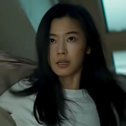 드라마 부진 씻을까? 11년 만에 스크린 복귀한 전지현이 천만 노리고 선택한 한국 영화