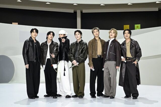 BTS ‘아리랑’ 빌보드 2주 연속 1위 대기록…’스윔’ 2위
