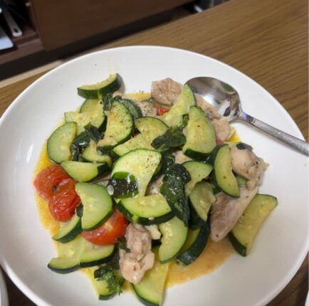 한식 셰프가 공개한 “애호박 볶음” 2배 더 맛있게 만드는 비밀 레시피.