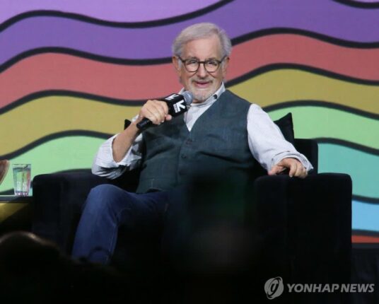 스티븐 스필버그, 대작 ‘인터스텔라’ 숨은 비화 공개 “원래 내 연출 프로젝트였다”