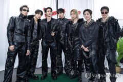 BTS ‘아리랑’ 앨범 글로벌 질주…英 오피셜 차트 3주 연속 톱5,