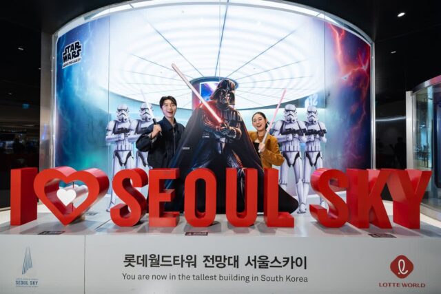 [포토&] 121층에 펼쳐진 우주, 서울스카이 ‘스타워즈’ 특별전 오픈