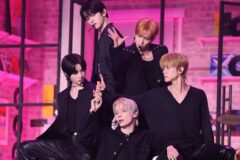 [포토&] ‘마의 7년’ 넘은 TXT, BTS RM 조언 속 전원 재계약 ‘언론 공개회 현장’