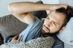 “돈이 없다…” 생활비 아무리 많이줘도 가난한 사람의 특징 4가지