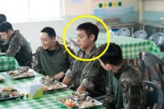 군대 입대하자 마자 너무 각잡힌 이등병 생활중인 천만 국민 배우