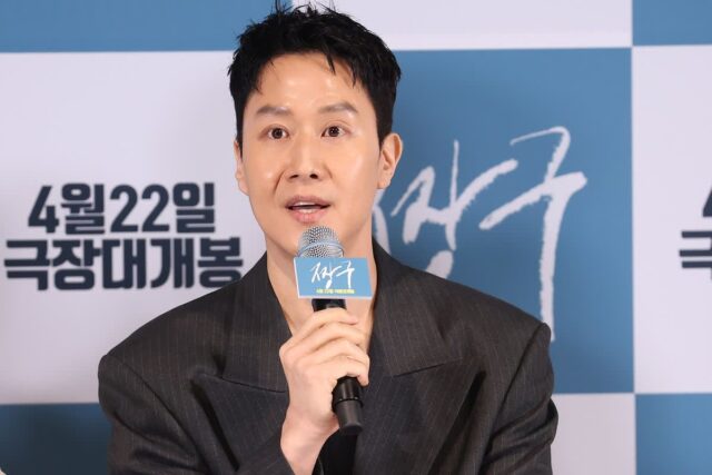 [포토&] 정우 주연·연출·각본 영화 ‘짱구’, 15년 만에 돌아온 ‘바람’ 후속작 ‘언론 시사회 현장’