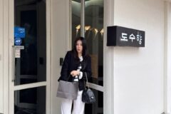 “아이 엄마라고는 믿기지 않는 미모” 박하선의 세련된 프렌치 시크룩