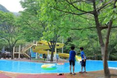 “김삿갓 계곡 위에 이런 캠핑장이?”… 수영장과 함께하는 자연 명소
