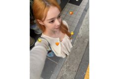 ‘요정 강림’ 윈터 오렌지 빛 헤어와 완벽 조화 이룬 로맨틱 룩 화제