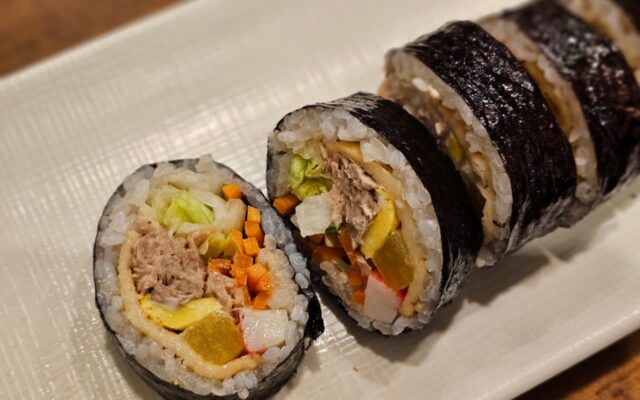 김밥 제발 ‘이렇게’ 보관하세요. 하루 지나도 새 김밥처럼 맛있습니다