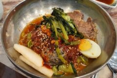 쫄깃한 면과 중독적인 양념이 어우러진 전국 함흥냉면 맛집 5