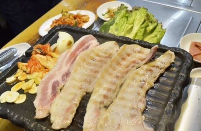 맛있다고 고기 덜익히면 “이 질병”위험 크게 높아집니다 꼭 확인하세요.