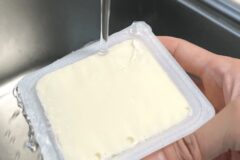 두부 보관할 때 “이것 한스푼”을 넣으세요 1달 지나도 신선하게 유지됩니다.