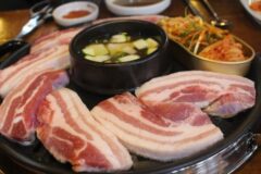 “삼겹살도 술도 아니었습니다” 50대 이후 혈관 속에 염증 폭탄 투하하는 최악의 음식 1위