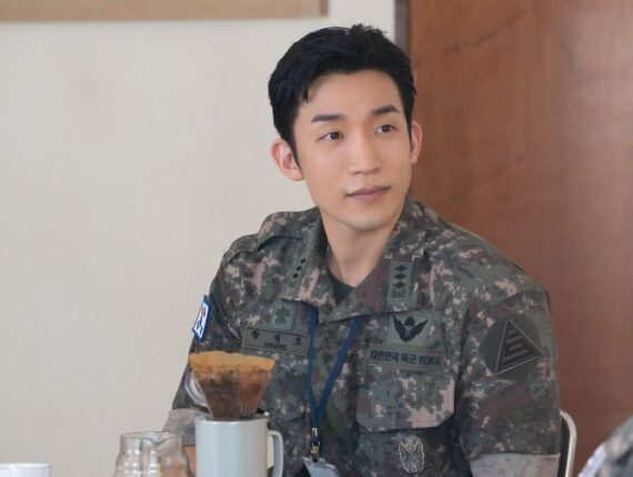군대 입대해 중대장이 되어 부하들을 잘 챙긴다는 톱배우 근황