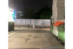 길가에 쪼그려 앉아 울고있는 대x항공 승무원