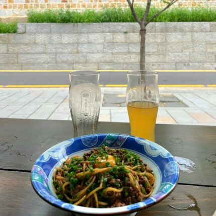 ‘데이트 성지’ 요즘 분위기가 미쳤다는 서순라길 맛집 5