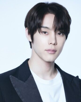 윤서빈, 음악극 ‘눈이 부시게’ 주인공 발탁…준하 역 출연