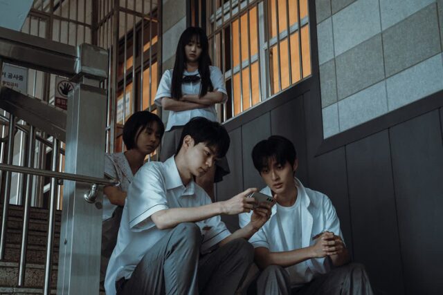 K-고딩, 죽음의 저주 앱과 맞서다…넷플릭스 첫 YA 호러 ‘기리고’ 오늘(24일) 공개