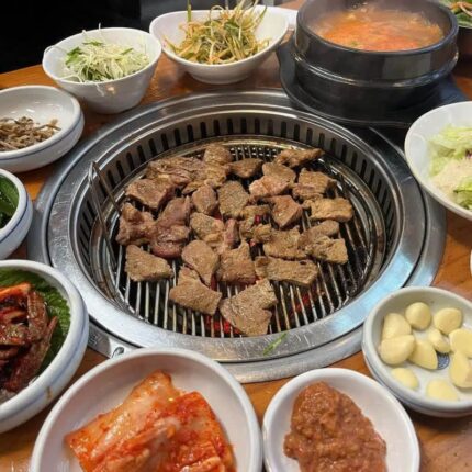 이찬원도 감탄한 맛! 떡볶이부터 돼지갈비까지 ‘서울 영동시장’ 터줏대감 맛집 5