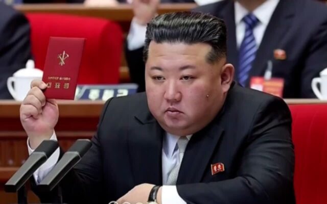 “선대 지우기” 김정은, 4년째 김정은 무덤 참배 불참