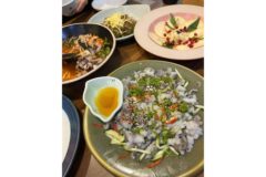 낙지가 입에서 춤을 추네! 싱싱함이 남다른 전국 산낙지 맛집 5
