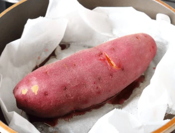 “그만 쪄먹으세요” 맛없는 고구마도 ‘이곳’에 넣으면 꿀고구마 됩니다.