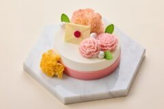 안다즈 서울 강남, 가정의 달 맞아 ‘카네이션 바닐라 케이크’ 출시