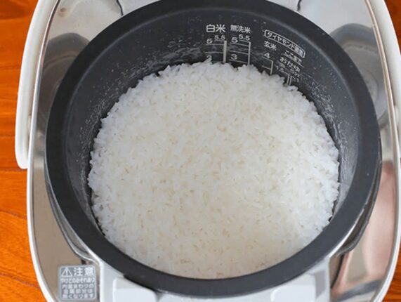 “호텔 요리사가 공개했습니다” 쌀 씻을 때 ‘이 방법’ 지키면 3배 맛있어 집니다.
