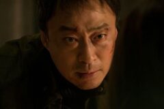 이성민이 실핏줄 터지며 연기해도 망했는데… 넷플릭스 공개하자마자 2위 오른 이 영화
