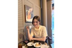 “첫사랑 기억 조작하는 청순미” 정채연 크림색 블라우스 하나로 완성한 독보적 무드