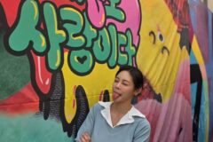 “포토샵 의심 부르는 비현실 기럭지” 안현모 와이드 데님 팬츠 위로 드러난 황금 비율