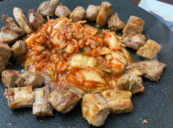 “술보다 2배 위험하다..” 고깃집 가면 의사들은 무조건 피한다는 ‘이 메뉴’