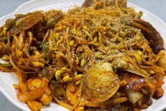 ‘맛이 한결같아’ 손님들이 자식·손주까지 데리고 온다는 경기 백년가게 맛집 5