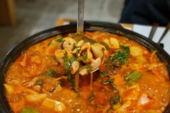 녹진하고 칼칼한 국물이 소주를 절로 부르는 서울 곱창전골 맛집 5