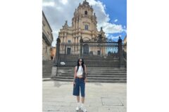 “누가 40대래?” 한예슬 이탈리아 골목 마비시킨 역대급 크롭탑 자태