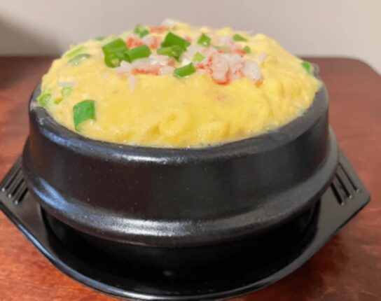 계란찜 위에 “이 소스”를 부어 보세요 호텔 요리 안 부러운 반찬이 됩니다.