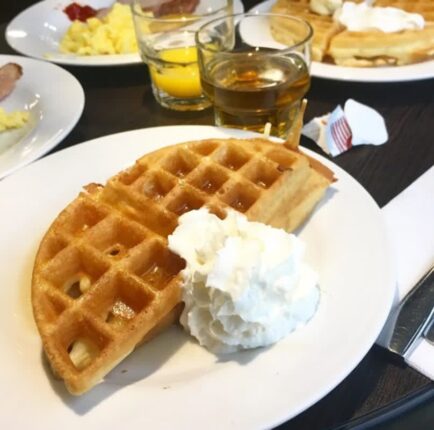 “설탕 퍼붓는 꼴..” 식후에 먹으면 혈당을 가장 치명적으로 올린다는 디저트.