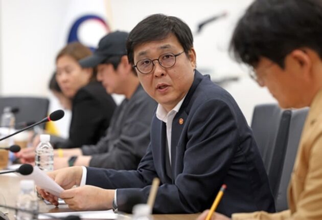 [포토&] ‘영화계 홀드백’ 논의 본격화…최휘영 장관 “민관협의체 이달 구성 공식화”