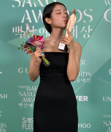 어제부로 한국 연예계의 대세이자 다음 스타로 떠오른 이 20대 여배우