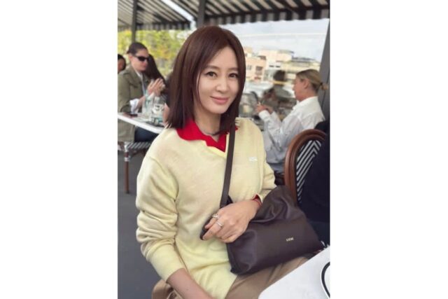 이해하고 보면.. 의외인 50대 여배우들 가방?