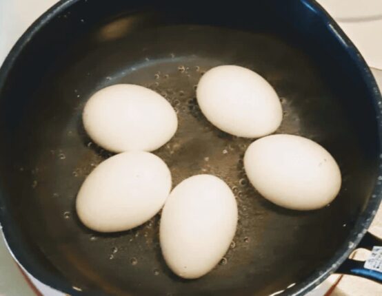 계란 삶기 전에 “이것” 꼭 하세요 분식집 사장님이 공개한 특급 노하우 입니다.