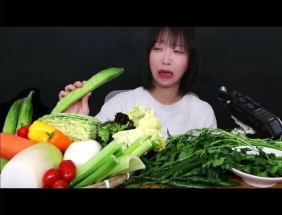쯔양이 배불러야 촬영종료되는 예능을 만든 PD