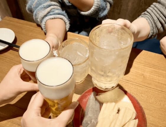 “인생 망치는 지름길..” 노년에 절대 가지 말아야 할 최악의 모임 ‘1위는 이것’